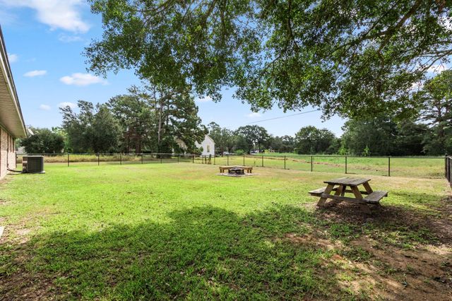 107 Bledsoe Street, Prairie View, TX 77445