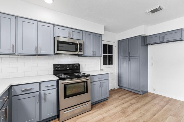 107 Bledsoe Street, Prairie View, TX 77445