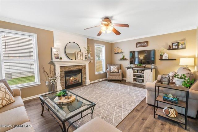 20 Goldfield Lane, Clifton Park, NY 12148