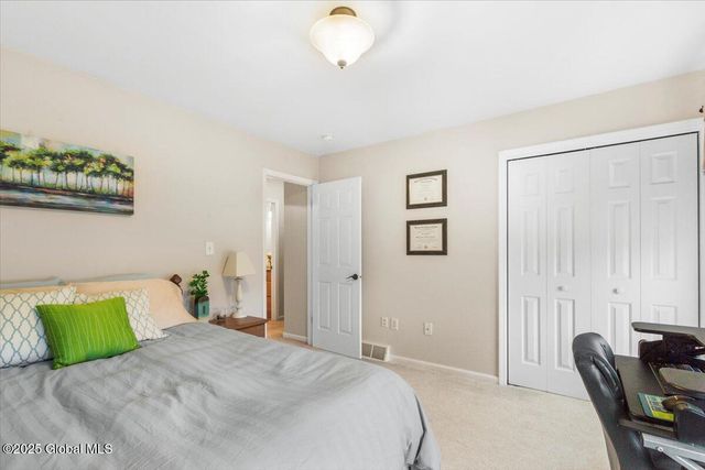 20 Goldfield Lane, Clifton Park, NY 12148