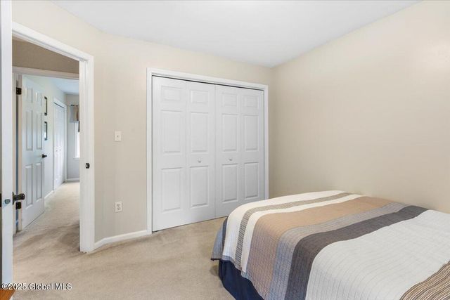 20 Goldfield Lane, Clifton Park, NY 12148