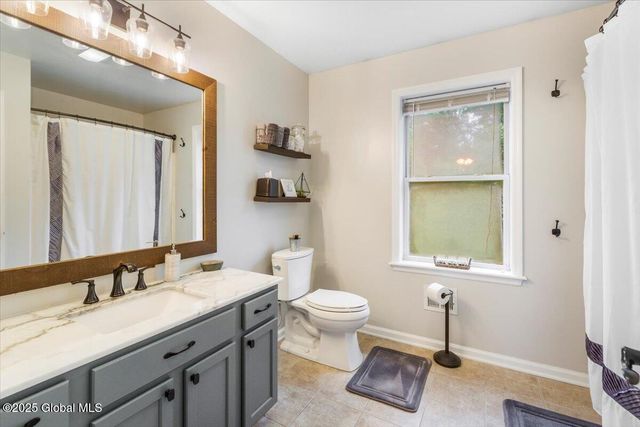 20 Goldfield Lane, Clifton Park, NY 12148