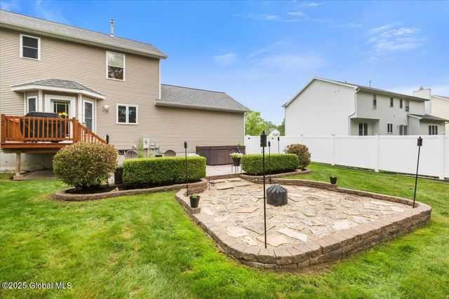 20 Goldfield Lane, Clifton Park, NY 12148