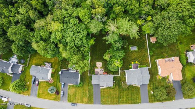 20 Goldfield Lane, Clifton Park, NY 12148