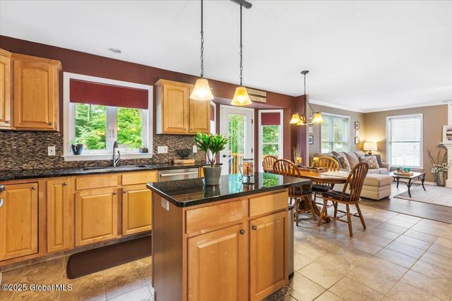 20 Goldfield Lane, Clifton Park, NY 12148