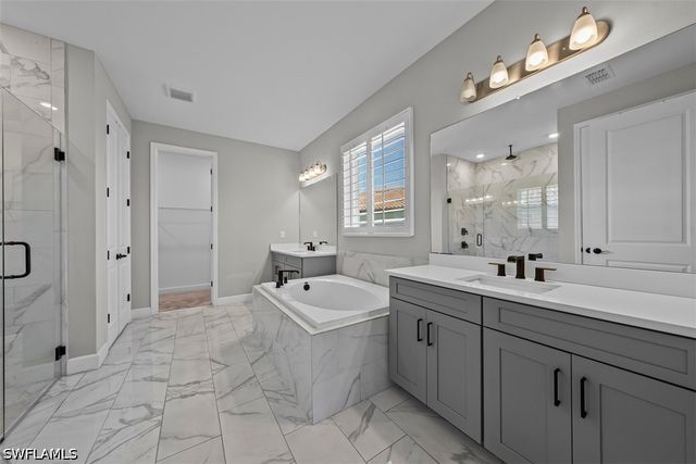 2038 Grove DR, Naples, FL 34120