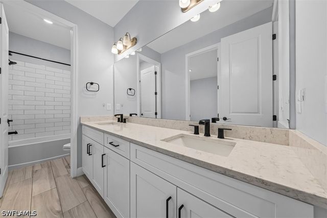 2038 Grove DR, Naples, FL 34120