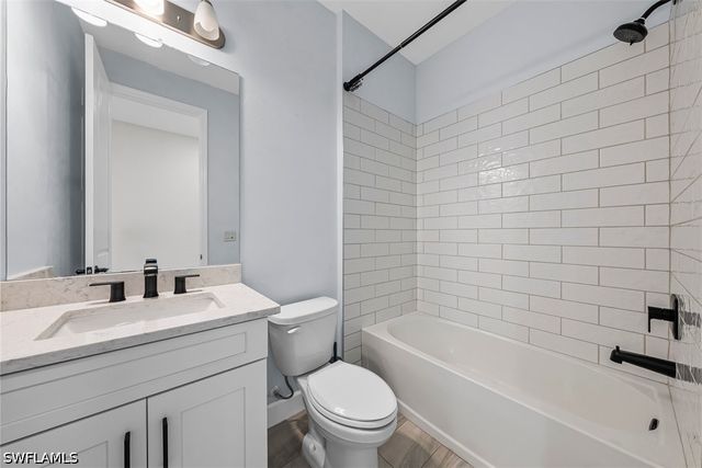 2038 Grove DR, Naples, FL 34120