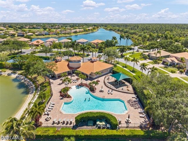 2038 Grove DR, Naples, FL 34120