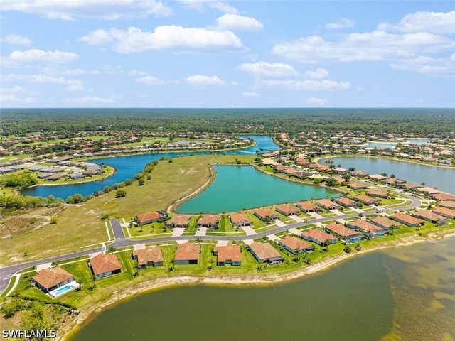 2038 Grove DR, Naples, FL 34120