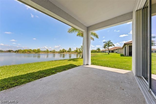 2038 Grove DR, Naples, FL 34120