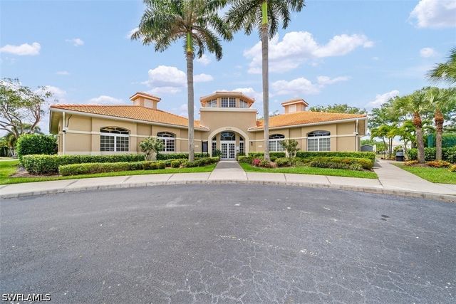 2038 Grove DR, Naples, FL 34120