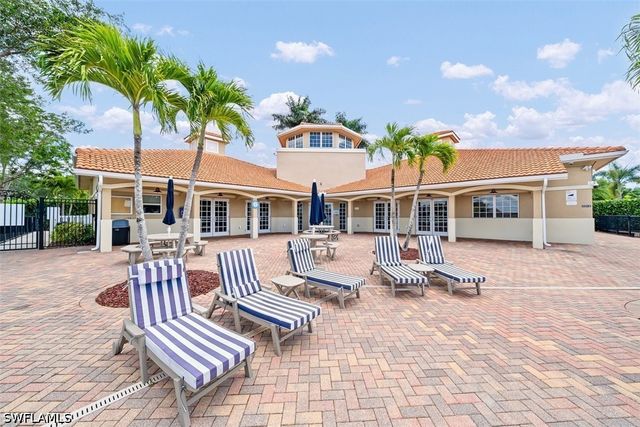 2038 Grove DR, Naples, FL 34120