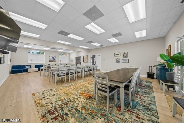 2038 Grove DR, Naples, FL 34120