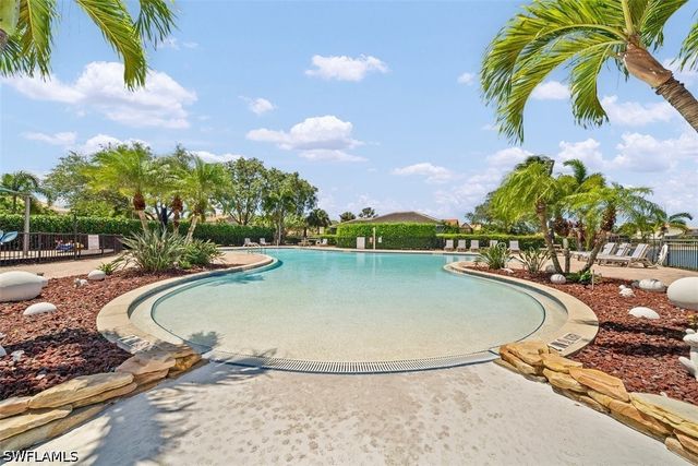2038 Grove DR, Naples, FL 34120