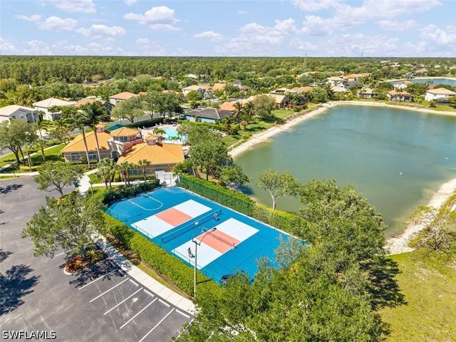 2038 Grove DR, Naples, FL 34120
