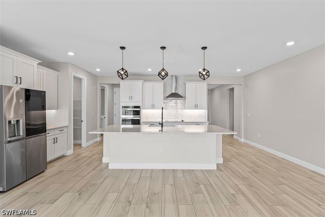 2038 Grove DR, Naples, FL 34120