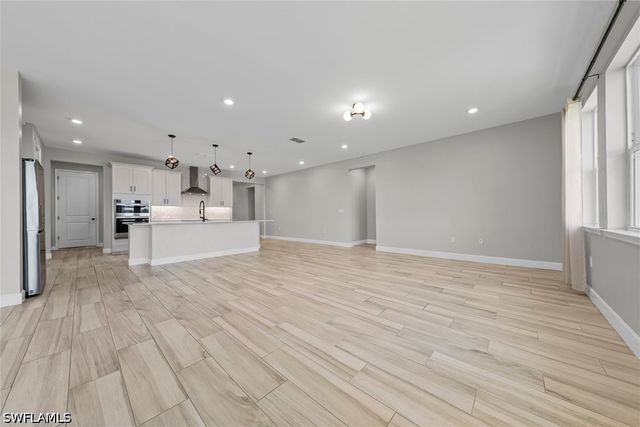 2038 Grove DR, Naples, FL 34120