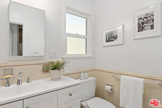 620 N Cherokee Avenue, Los Angeles, CA 90004
