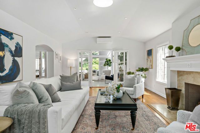 620 N Cherokee Avenue, Los Angeles, CA 90004