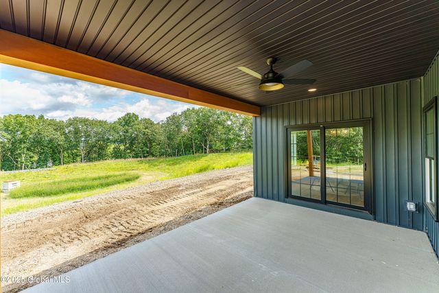 88 Schuurman Road, Schodack, NY 12033