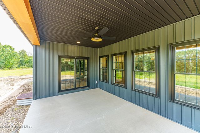 88 Schuurman Road, Schodack, NY 12033