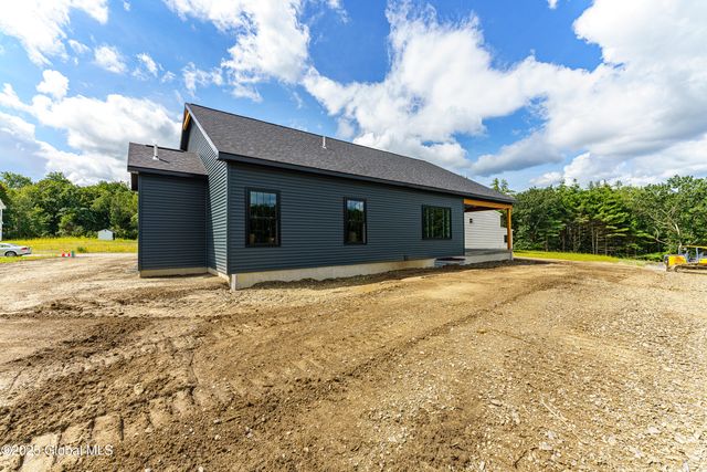 88 Schuurman Road, Schodack, NY 12033