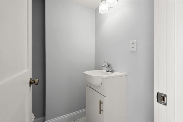 119 Pebble St, Fall River, MA 02721