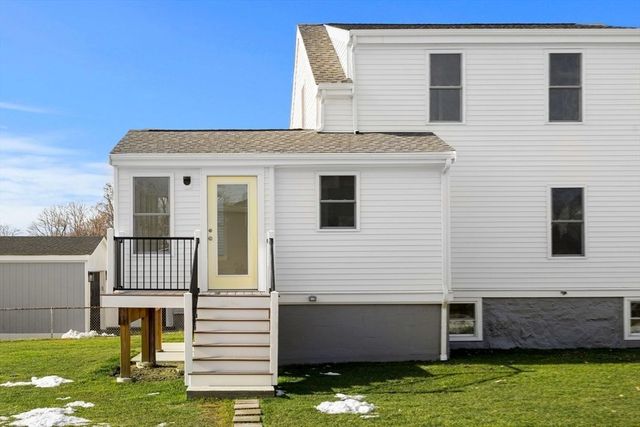 119 Pebble St, Fall River, MA 02721