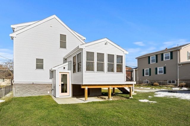 119 Pebble St, Fall River, MA 02721