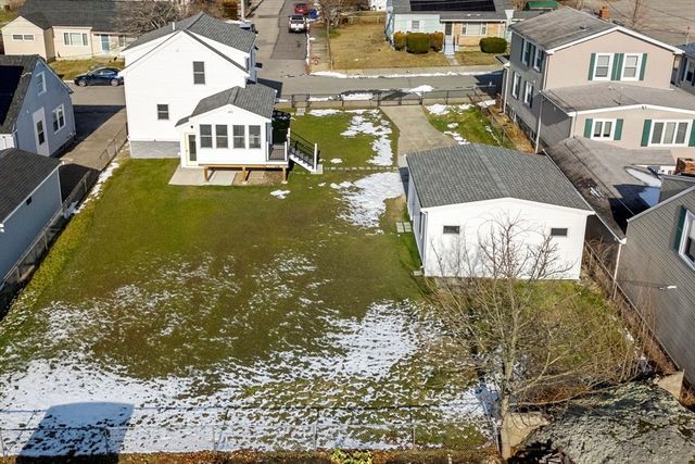 119 Pebble St, Fall River, MA 02721