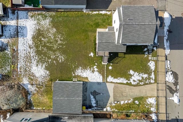 119 Pebble St, Fall River, MA 02721