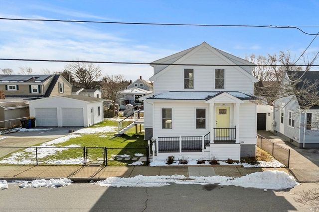 119 Pebble St, Fall River, MA 02721