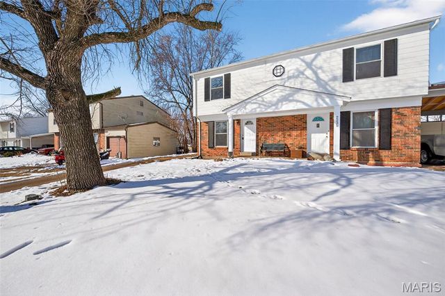 2233 Campus Drive, St Charles, MO 63301