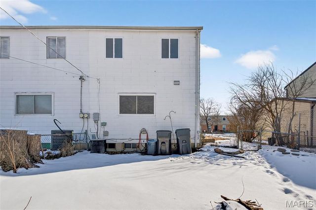 2233 Campus Drive, St Charles, MO 63301