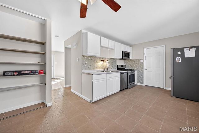 2233 Campus Drive, St Charles, MO 63301