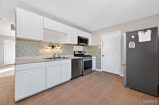 2233 Campus Drive, St Charles, MO 63301