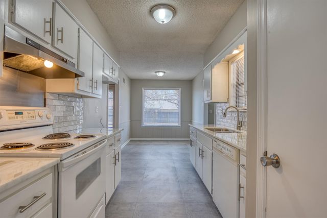 2455 BARBARO DR, Bartlett, TN 38134