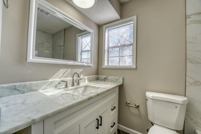 2455 BARBARO DR, Bartlett, TN 38134