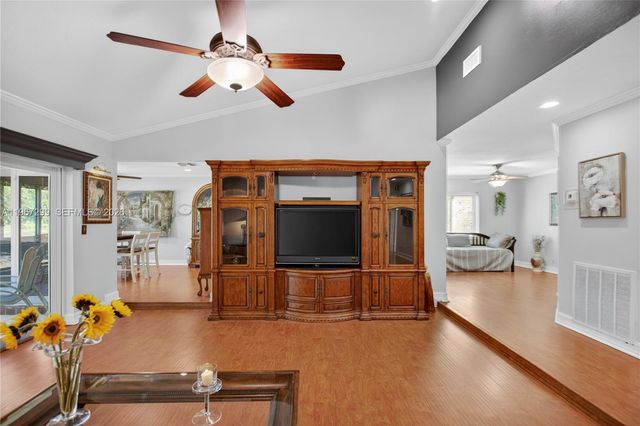 10681 Greenbriar Ct, Boca Raton, FL 33498