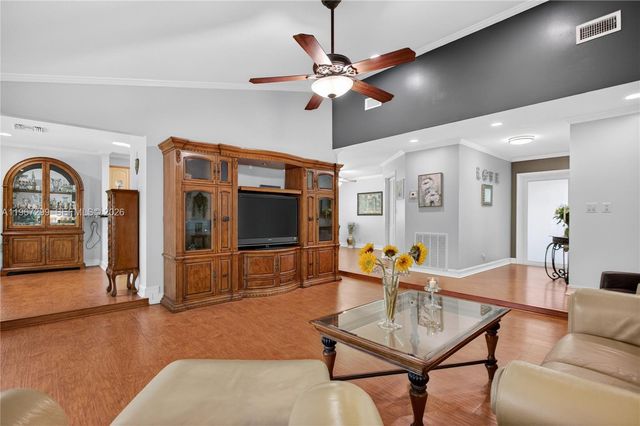 10681 Greenbriar Ct, Boca Raton, FL 33498