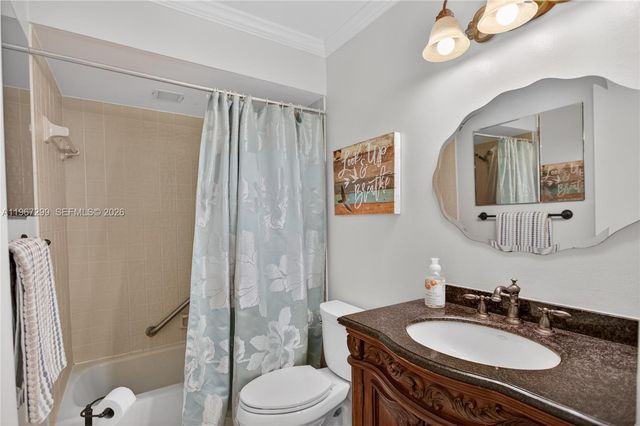 10681 Greenbriar Ct, Boca Raton, FL 33498