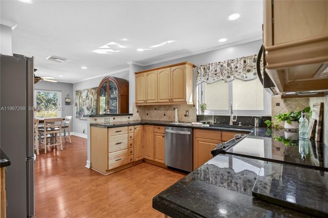 10681 Greenbriar Ct, Boca Raton, FL 33498