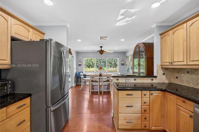 10681 Greenbriar Ct, Boca Raton, FL 33498