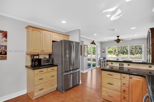 10681 Greenbriar Ct, Boca Raton, FL 33498