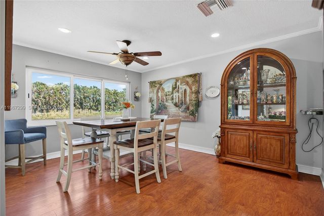 10681 Greenbriar Ct, Boca Raton, FL 33498