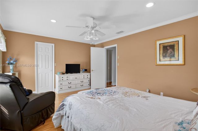 10681 Greenbriar Ct, Boca Raton, FL 33498