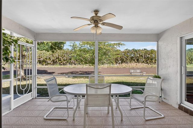 10681 Greenbriar Ct, Boca Raton, FL 33498