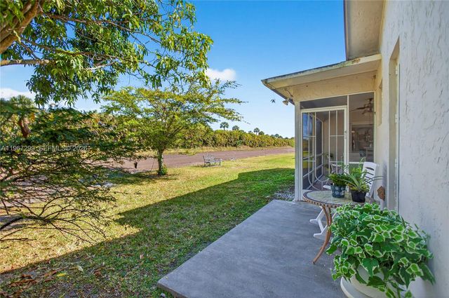 10681 Greenbriar Ct, Boca Raton, FL 33498