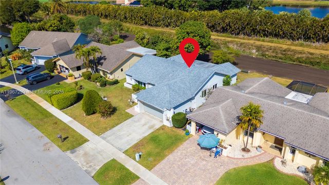 10681 Greenbriar Ct, Boca Raton, FL 33498